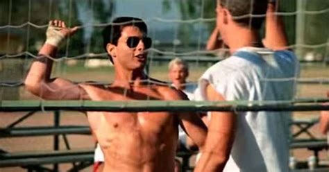 The Top Gun Beach Volleyball Scene: A Homosexual。